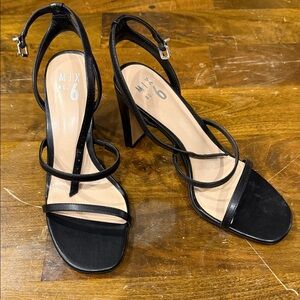 Mix No. 6 Black Strappy Heels size 8